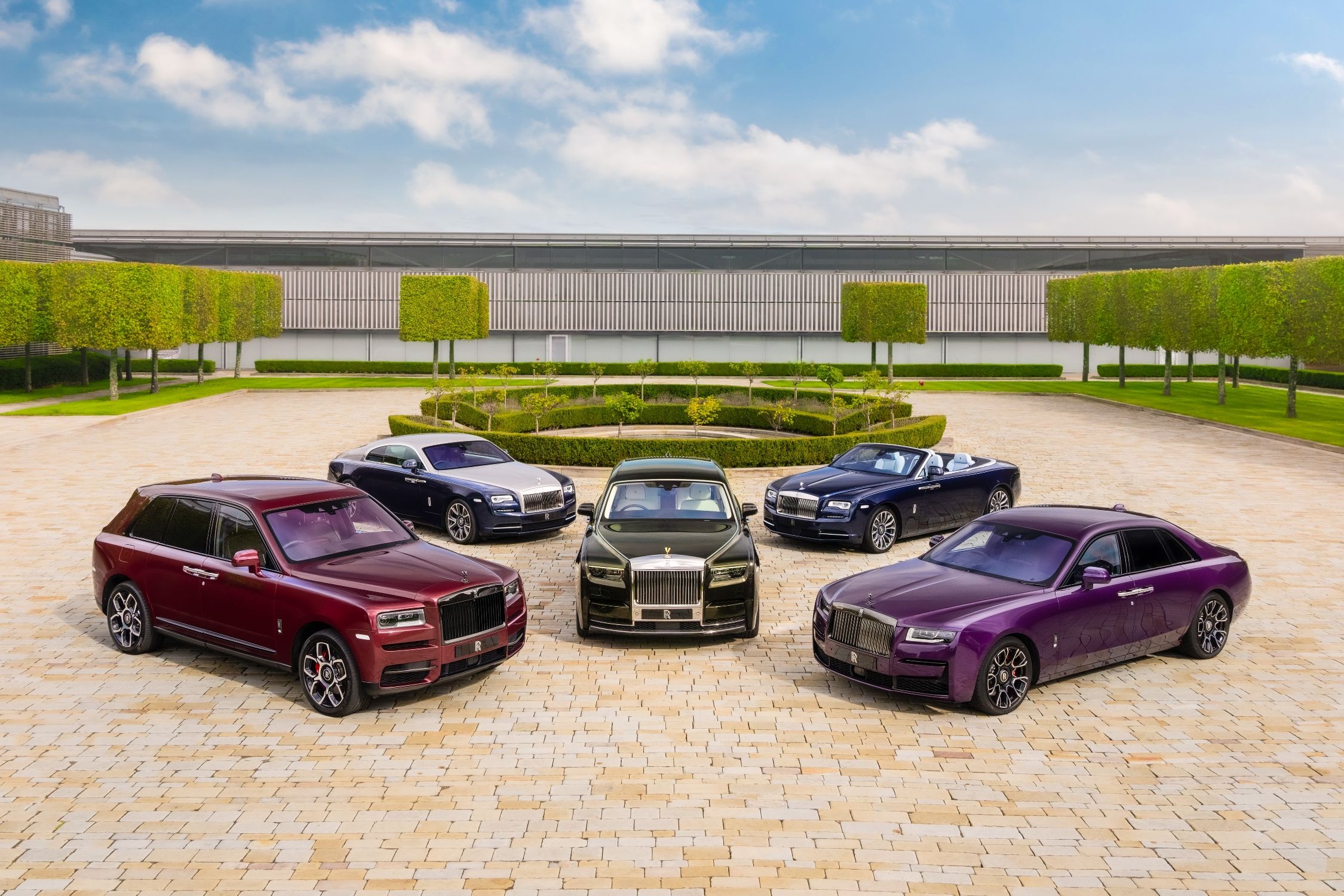 Rolls-Royce Motor Cars kết thúc năm 2022 ấn tượng với doanh số kỷ lục trong lịch sử